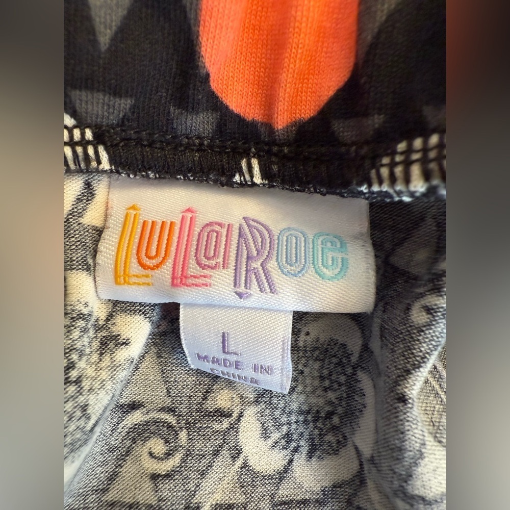 LuLaRoe Madison Skirt with Pockets Size Large - Picture 3 of 5